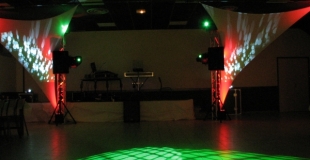 Concept 2 Totems 4 projecteurs robotisés