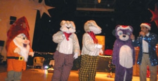 2 lapins, maman violette, prof de blanche neige