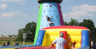 Tir élastique et phare d escalade