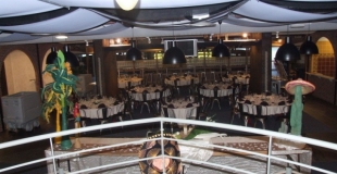 L’espace Prestige est un lieu unique, idéal pour des soirées à thèmes. Sans quitter le stade Bollaer