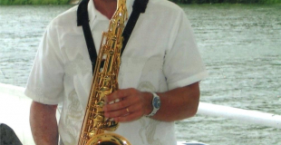 cocktail vin d'honneur saxo DJ bateau