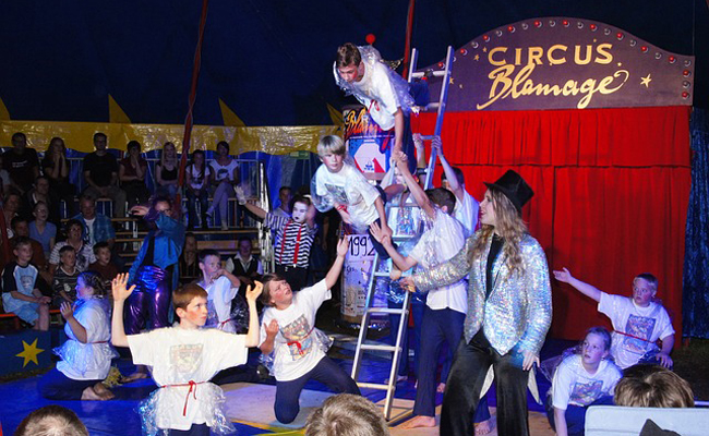 Atelier d'initiation arts du cirque et spectacle de cirque