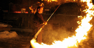 Organiser un spectacle de feu et de lumière pour un marché de Noël