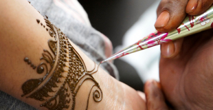 Tatoueuse et tatouage au henné : atelier maquillage oriental