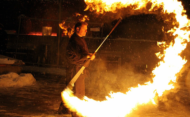 Organiser un spectacle de feu et de lumière pour un marché de Noël