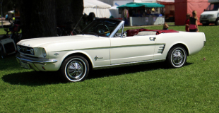 Location Ford Mustang ou voiture américaine pour un cortège de mariage