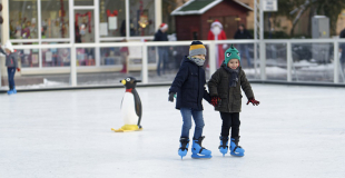 Installer une patinoire éphémère dans votre ville pour les fêtes de Noël