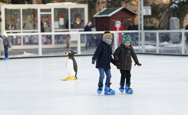 Installer une patinoire éphémère dans votre ville pour les fêtes de Noël