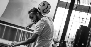 Mouloud freestyle football