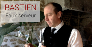 Bastien, un faux serveur attentionné