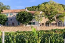 vue de l'extérieur du domaine