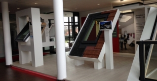 Showroom monté et installé par Mythiqs - Conception par A.Tari