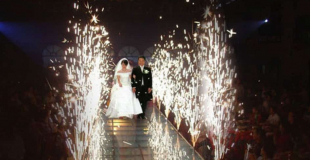 projecteur d'étincelles arrivée des mariés