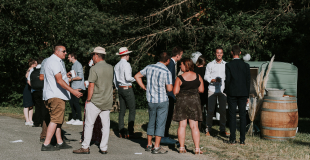 Foule autour de Buzz pour F+M