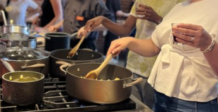 preparation achard, teambuilding cuisine créole de La Réunion, agence brand et consultant
