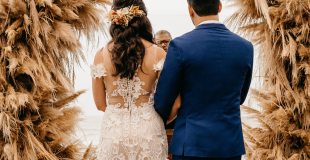 Couple le jour de leur mariage