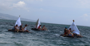 Construire un radeau, un challenge d'équipe à La Réunion